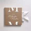 Charger l'image dans la visionneuse de la galerie, Livre d’or mariage monogramme élégant avec ruban satin