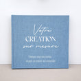 Load image into Gallery viewer, Livre d’or de mariage personnalisé en lin bleu format carré 25x25 cm, élégant et moderne