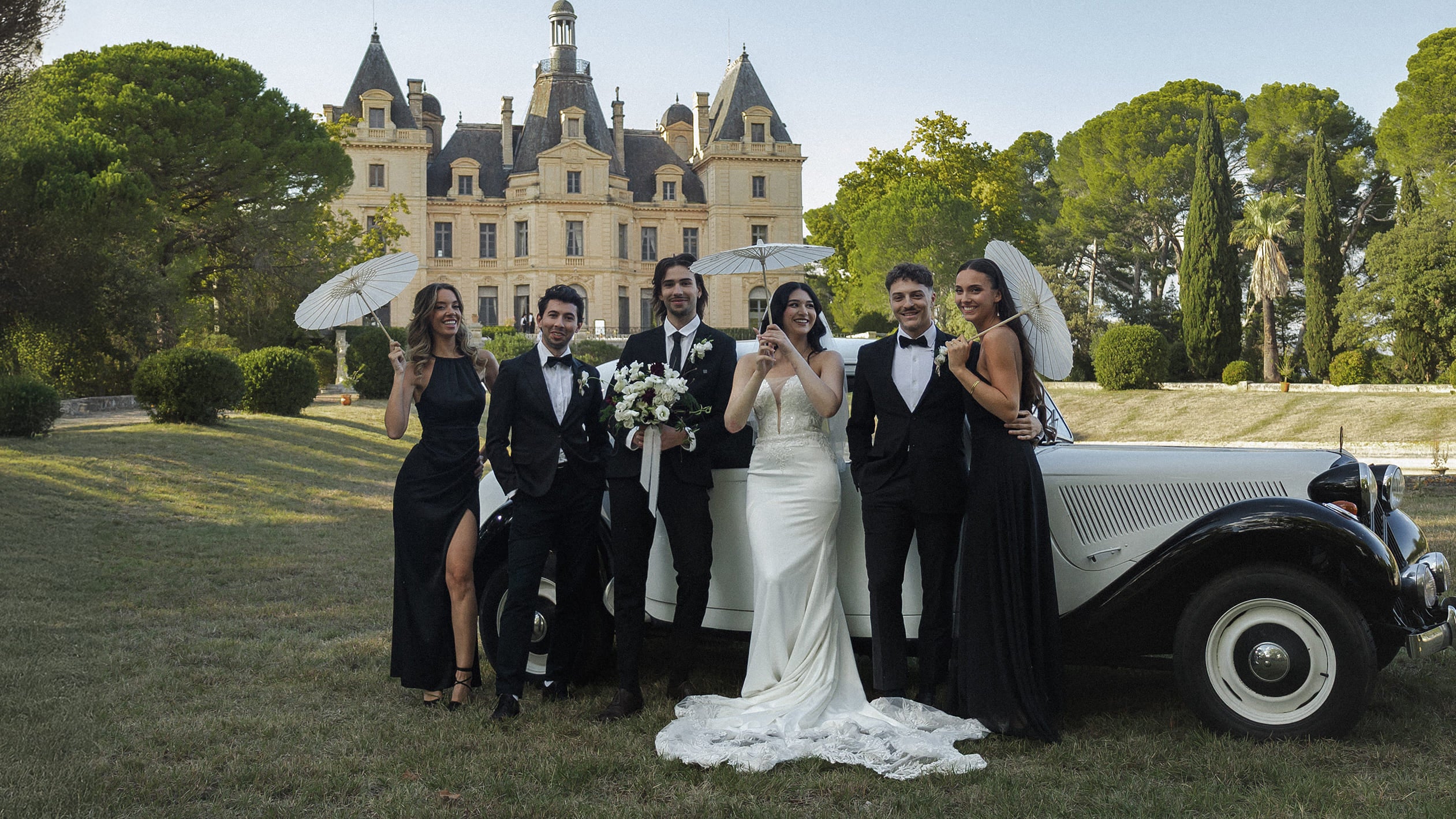 Détails d’accessoires personnalisés pour mariage élégant et raffiné