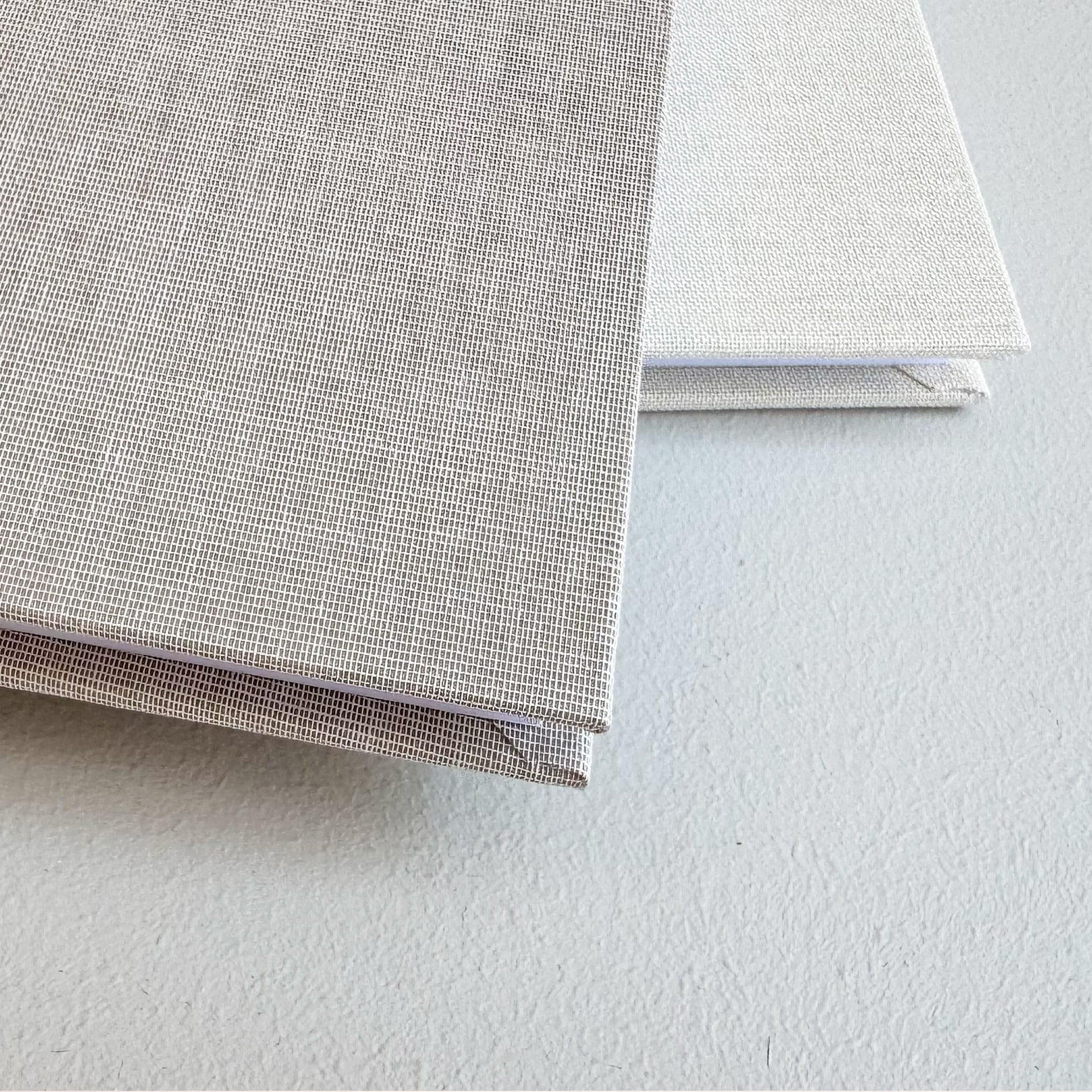 Livre d’or mariage en lin crème au design minimal et élégant