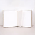 Load image into Gallery viewer, Détail du lin beige naturel sur livre d’or mariage personnalisé
