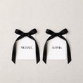 Load image into Gallery viewer, Marque-place mariage personnalisé avec prénom invité sur papier épais
