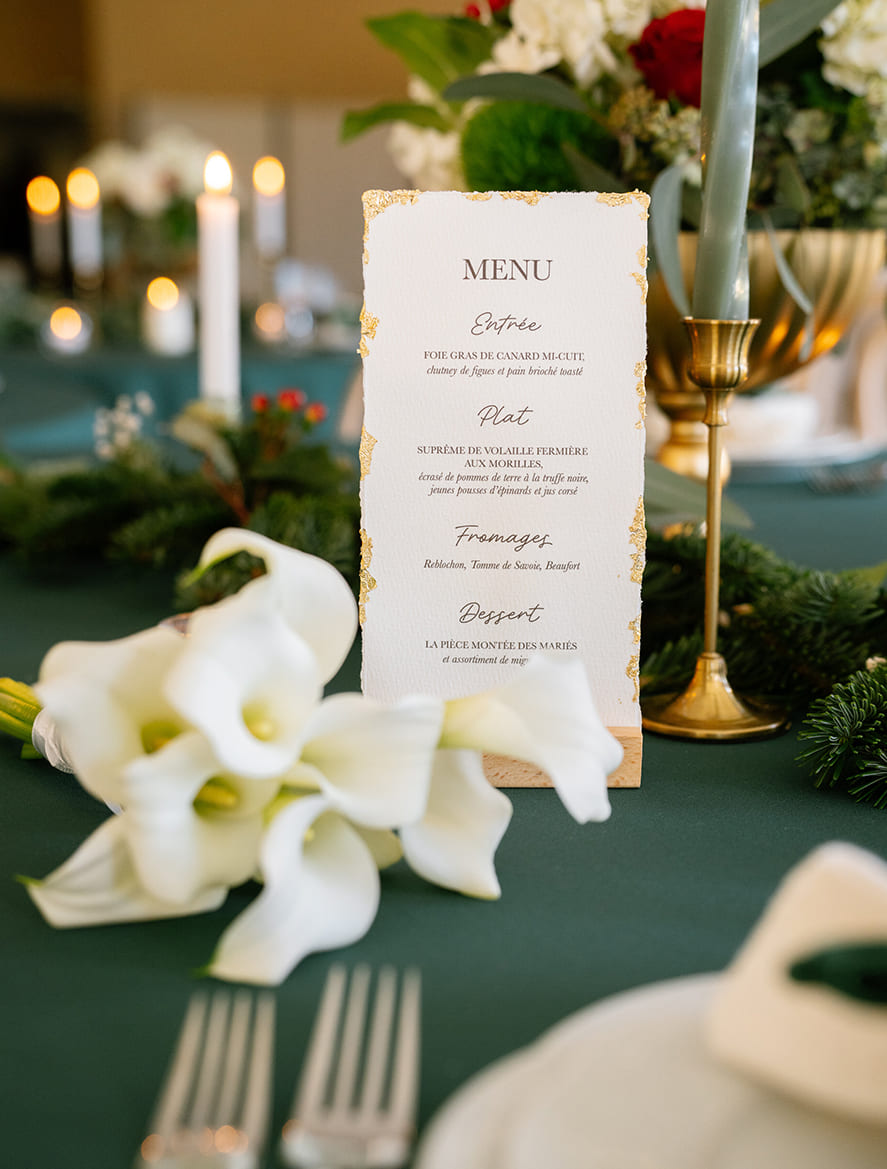 Menu de mariage de Noël avec finitions à la feuille d’or.