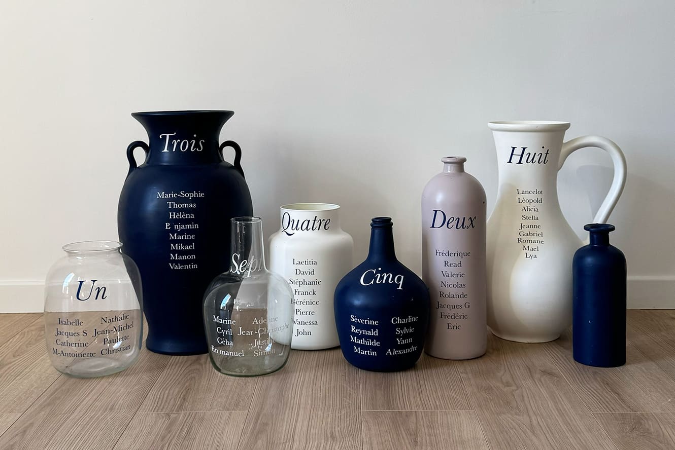 Le bar à pétanque ajoute une ambiance conviviale et ludique à vos événements. Équipé de boules et d'accessoires, il est personnalisable et idéal pour mariages, anniversaires ou réceptions en plein air. Promouvant le partage et la détente, il incarne l'esprit du Sud