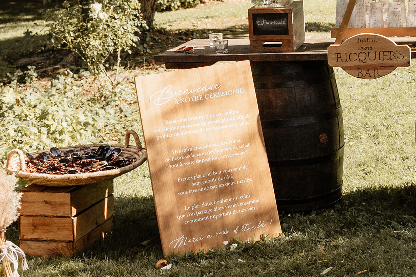 Découvrez ici un aperçu de nos créations, chaque réalisation est pensée afin de transformer vos idées en une décoration personnalisée unique et originale. Imaginons ensemble les éléments qui contribueront à faire de votre journée un moment inoubliable, où chaque détail aura été pensé pour vous.