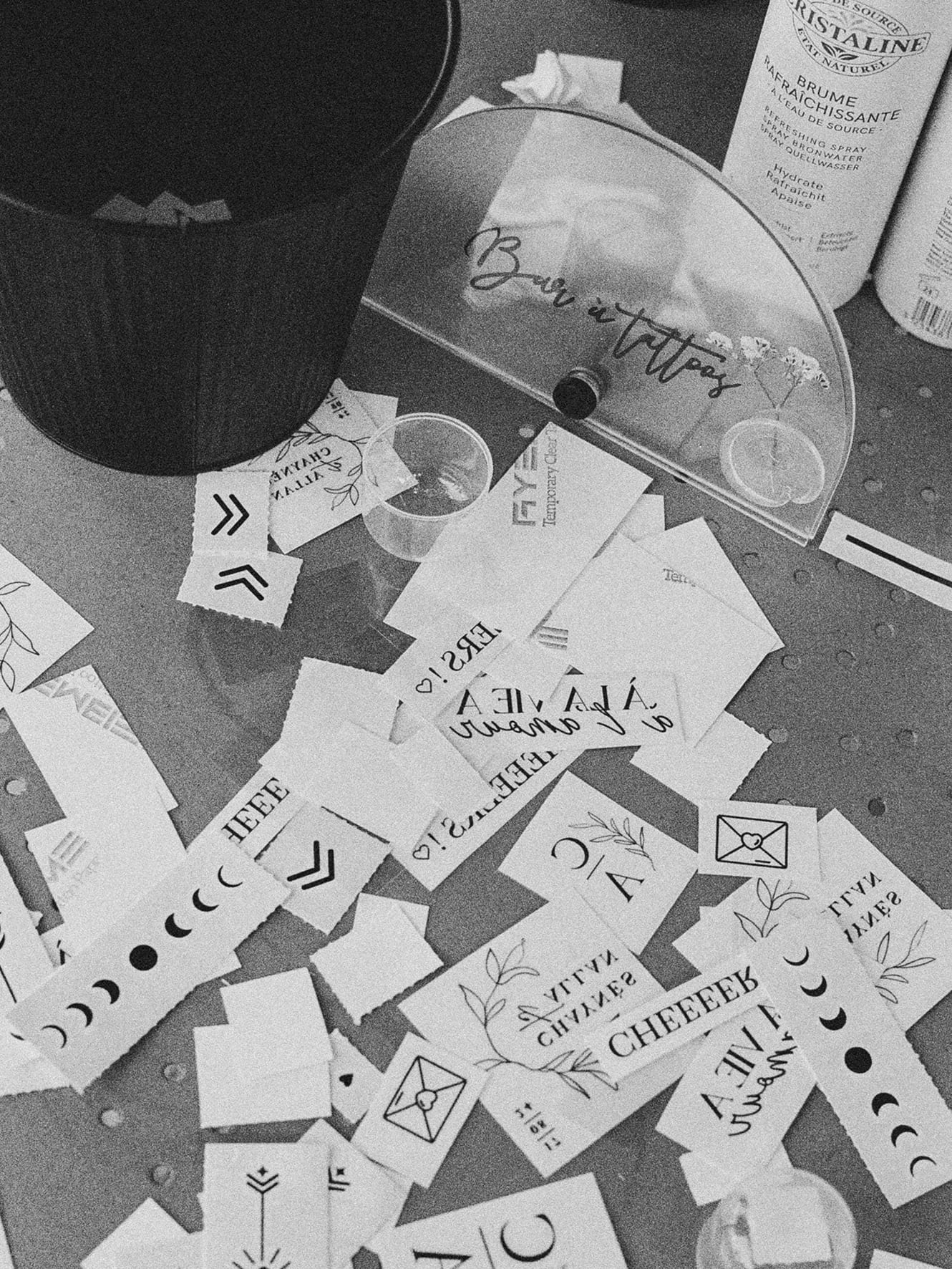 Découvrez ici un aperçu de nos créations, chaque réalisation est pensée afin de transformer vos idées en une décoration personnalisée unique et originale. Imaginons ensemble les éléments qui contribueront à faire de votre journée un moment inoubliable, où chaque détail aura été pensé pour vous.